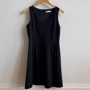 Classic Little Black Dress – Timeless & Chic (Size 5) 🖤✨